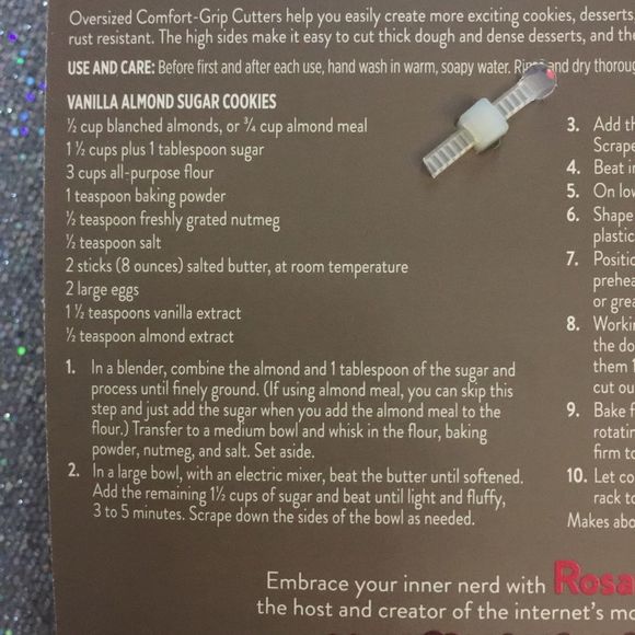 8-Bit Heart Comfort Grip Cookie Cutter - Picture 4 of 4